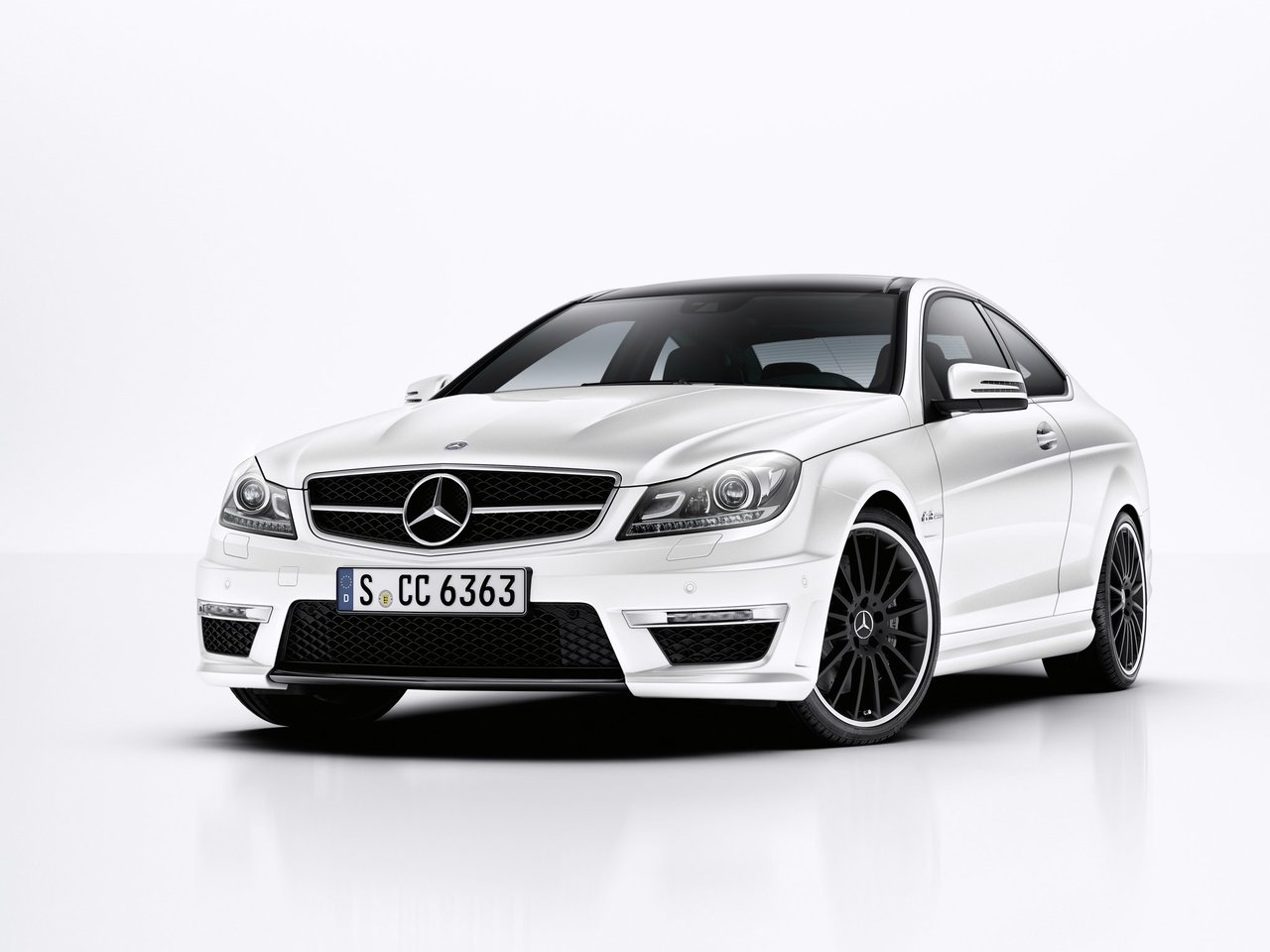 Dywaniki samochodowe Mercedes-Benz W204 C-Class (2011-2015)