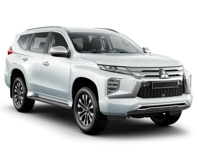 Dywaniki samochodowe Mitsubishi Pajero Sport (2015-…)