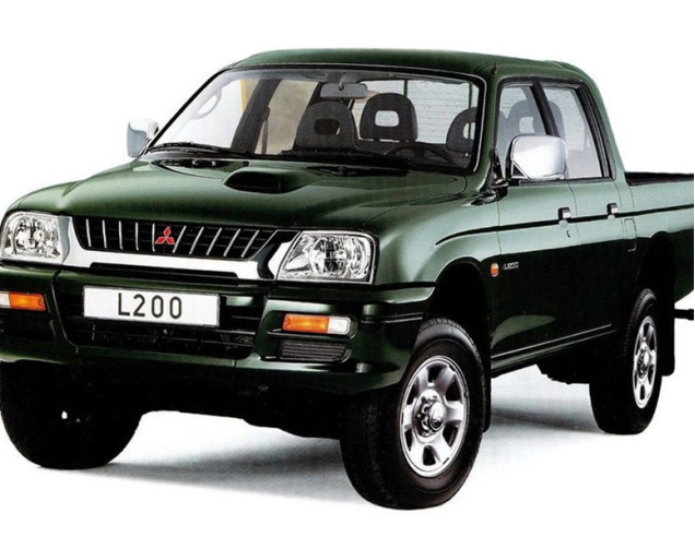Dywaniki samochodowe Mitsubishi L200 (1996-2006)