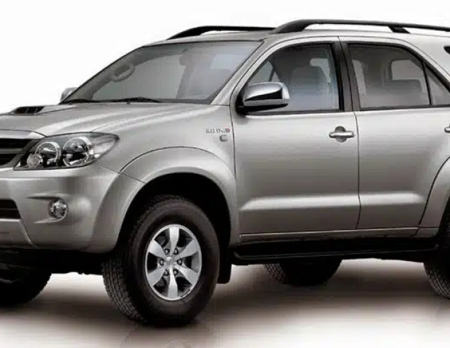 Dywaniki samochodowe Toyota Fortuner (2004-2015)